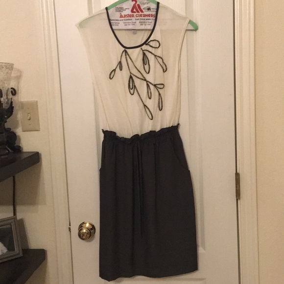 Limited dress - Picture 1 of 3